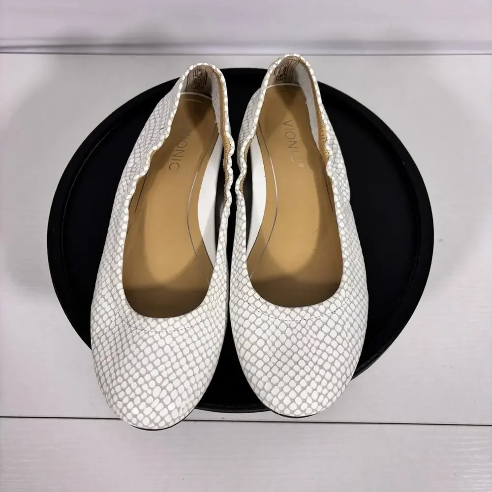 Vionic White Textured Women's Ballet Flats Size 6
